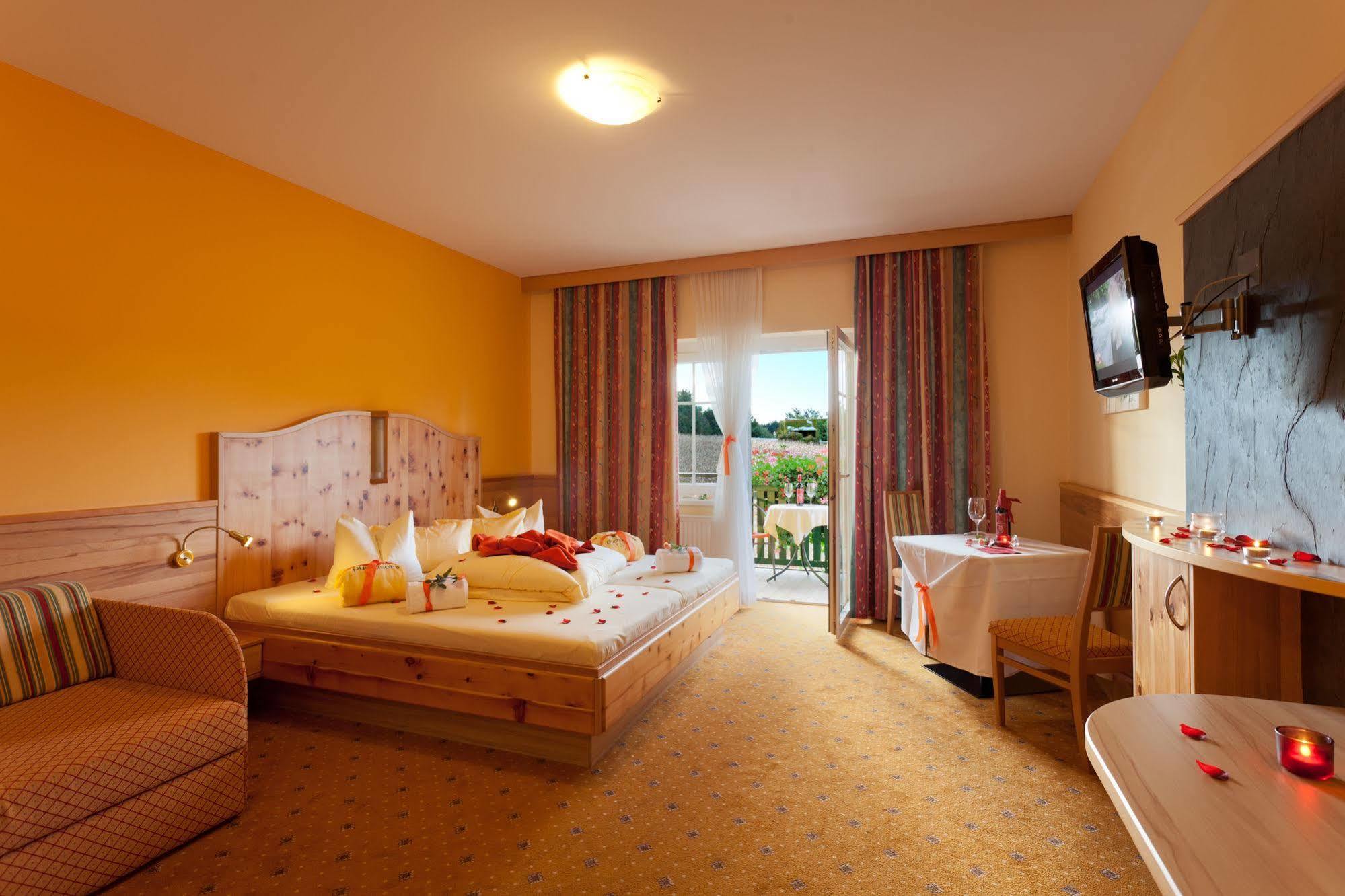 Thermenhotel Puchasplus Stegersbach Exterior photo