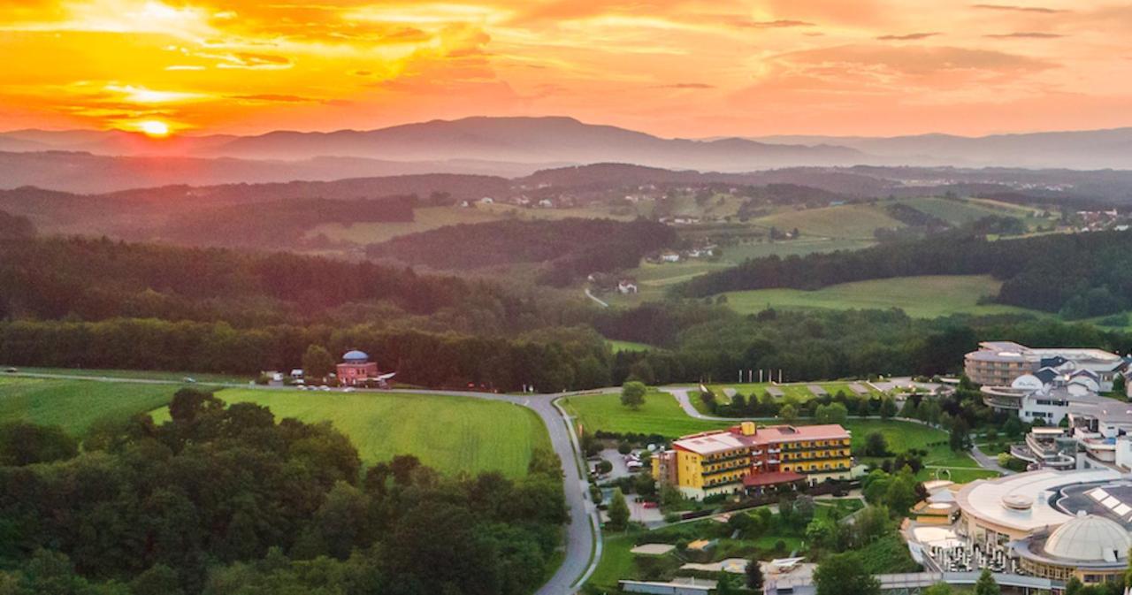Thermenhotel Puchasplus Stegersbach Exterior photo